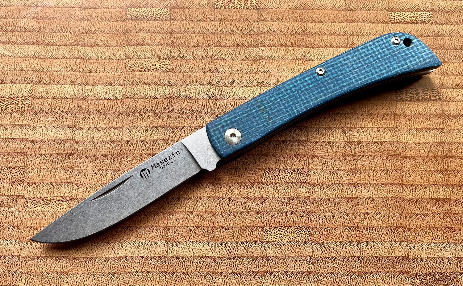Maserin 163/MB Scout, D2, Blue Micarta