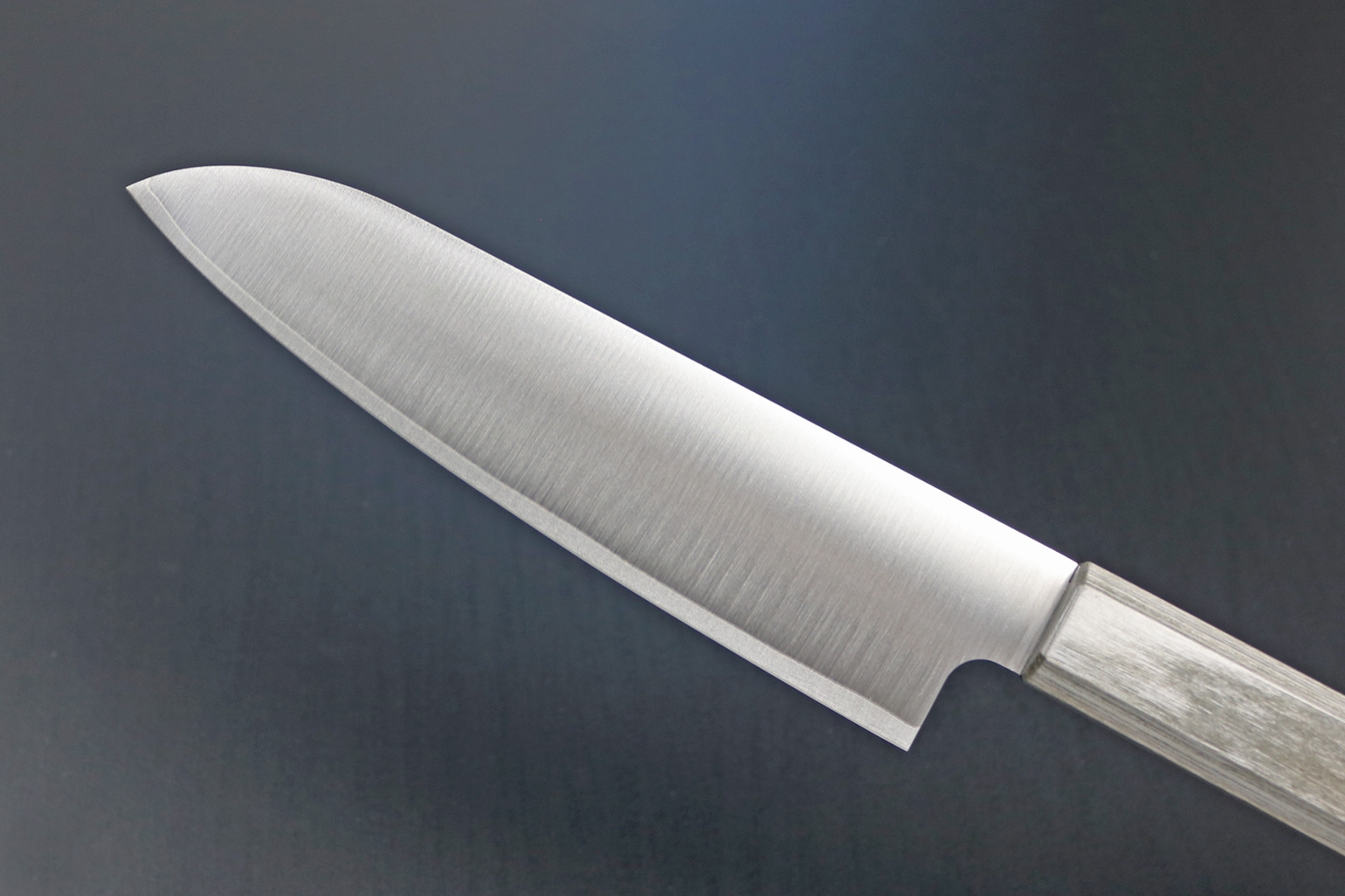Kanetsune KC-393 Santoku 180 mm, Lam. VG-10