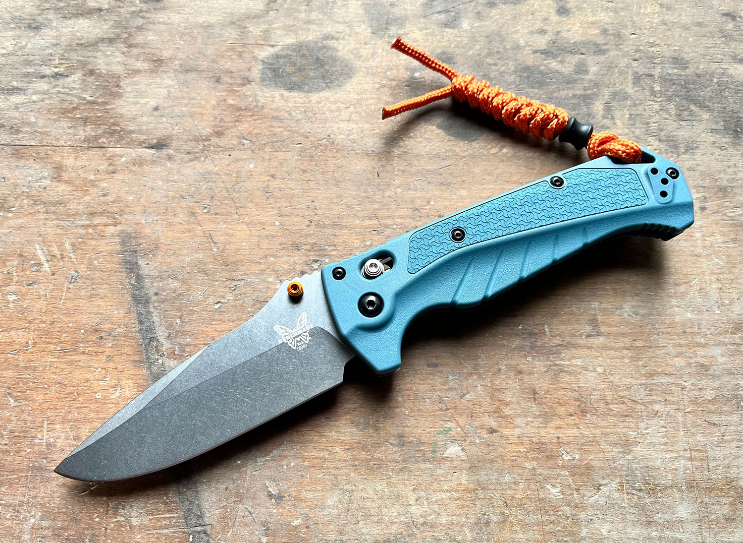 Benchmade 18060 Adira, MagnaCut, Blue Grivory
