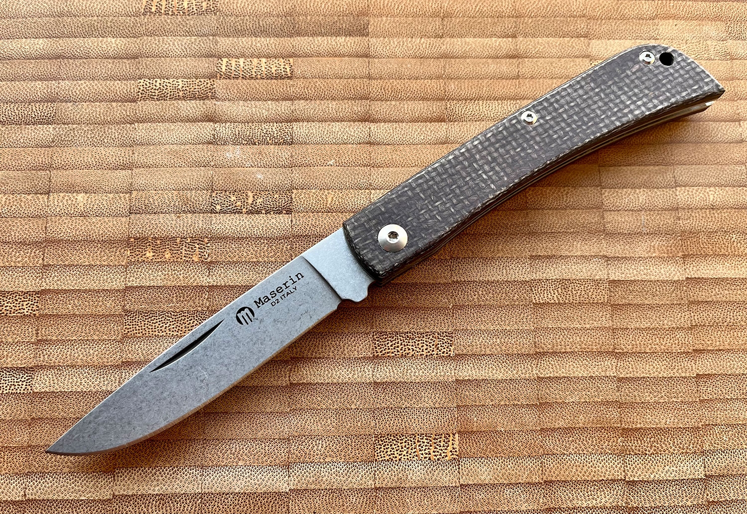 Maserin 163/MG Scout, D2, Grey Micarta