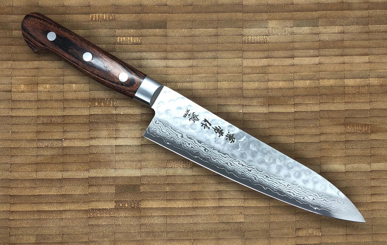 Kanetsune KC-907 Gyutou Damast gehämmert 180mm